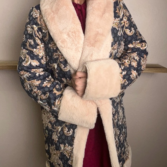 Forever 21 Faux Fur Lined Jacquard Floral Printed Long Winter Coat NWT - Picture 10 of 11